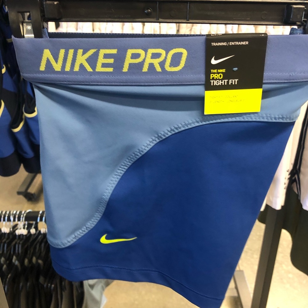 Nike Women’s Pro Tight Fit tights
